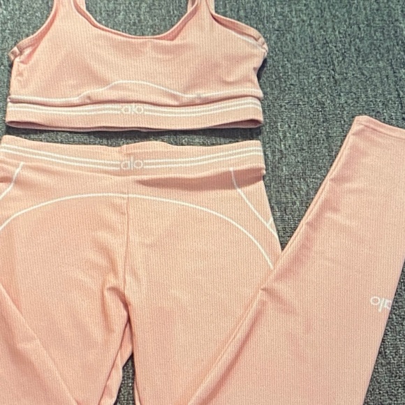 ALO Yoga Blush Activewear Set - Picture 3 of 5